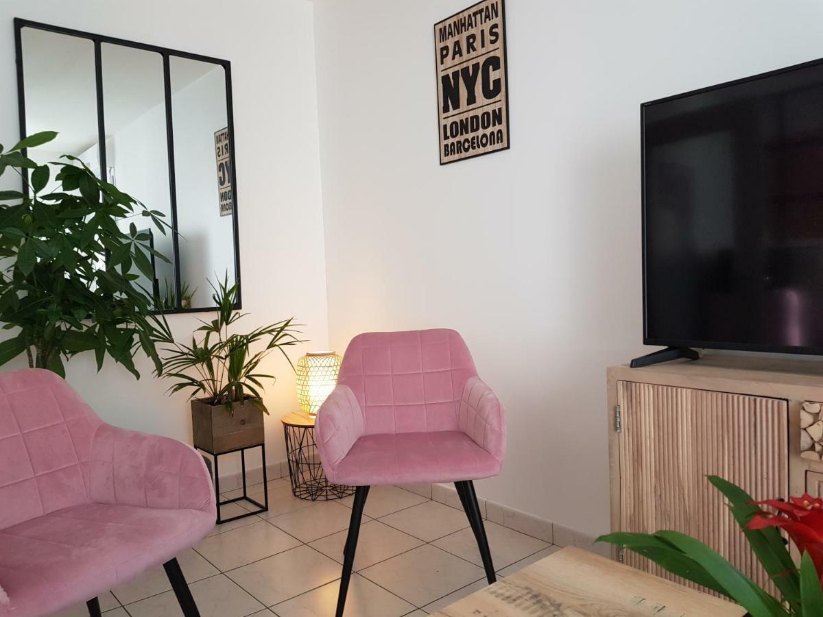 Le Pompidou T2 pour 2 à 4 pers avec parking privé&balcon Place Ney Angers Esterno foto